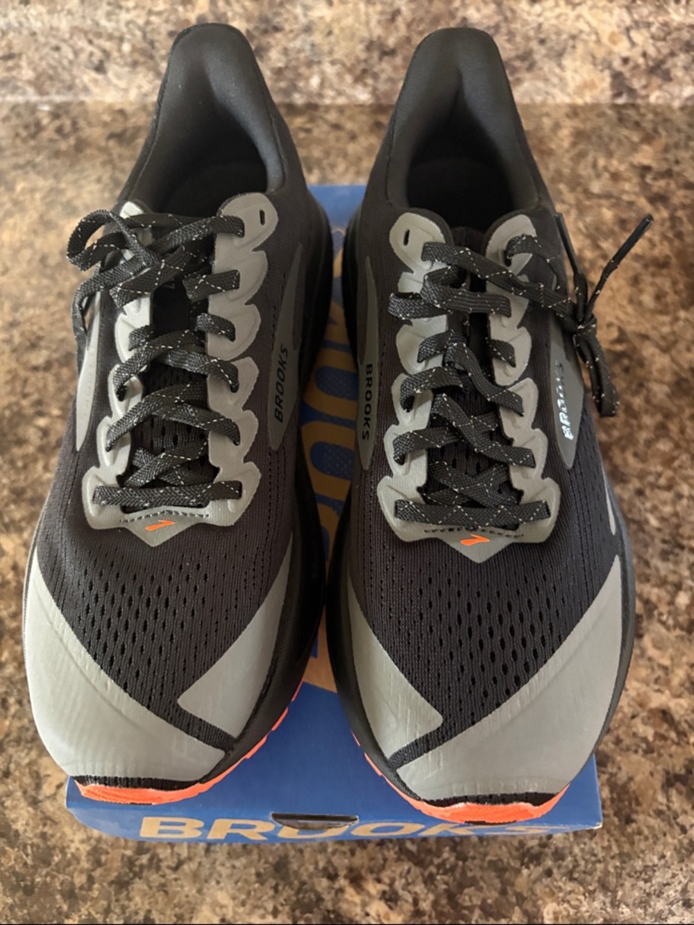 Brooks Ghost 17 Women’s Running Shoes - Black & Gray new never worn - Picture 3 of 5